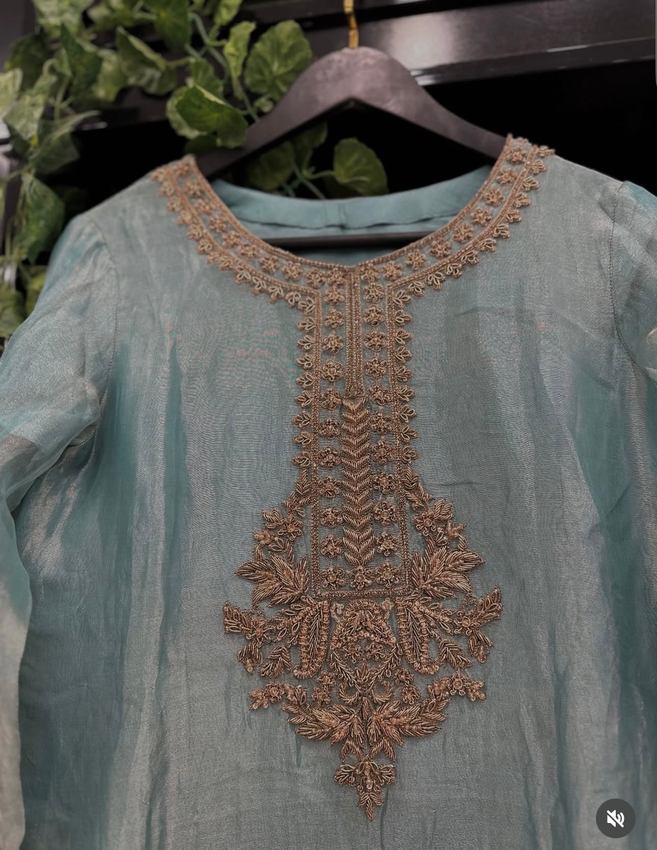 Atharva Heritage ✨ Diwali & Karva Chauth Exclusive – Handwoven Tissue Silk Zardozi Ensemble ✨