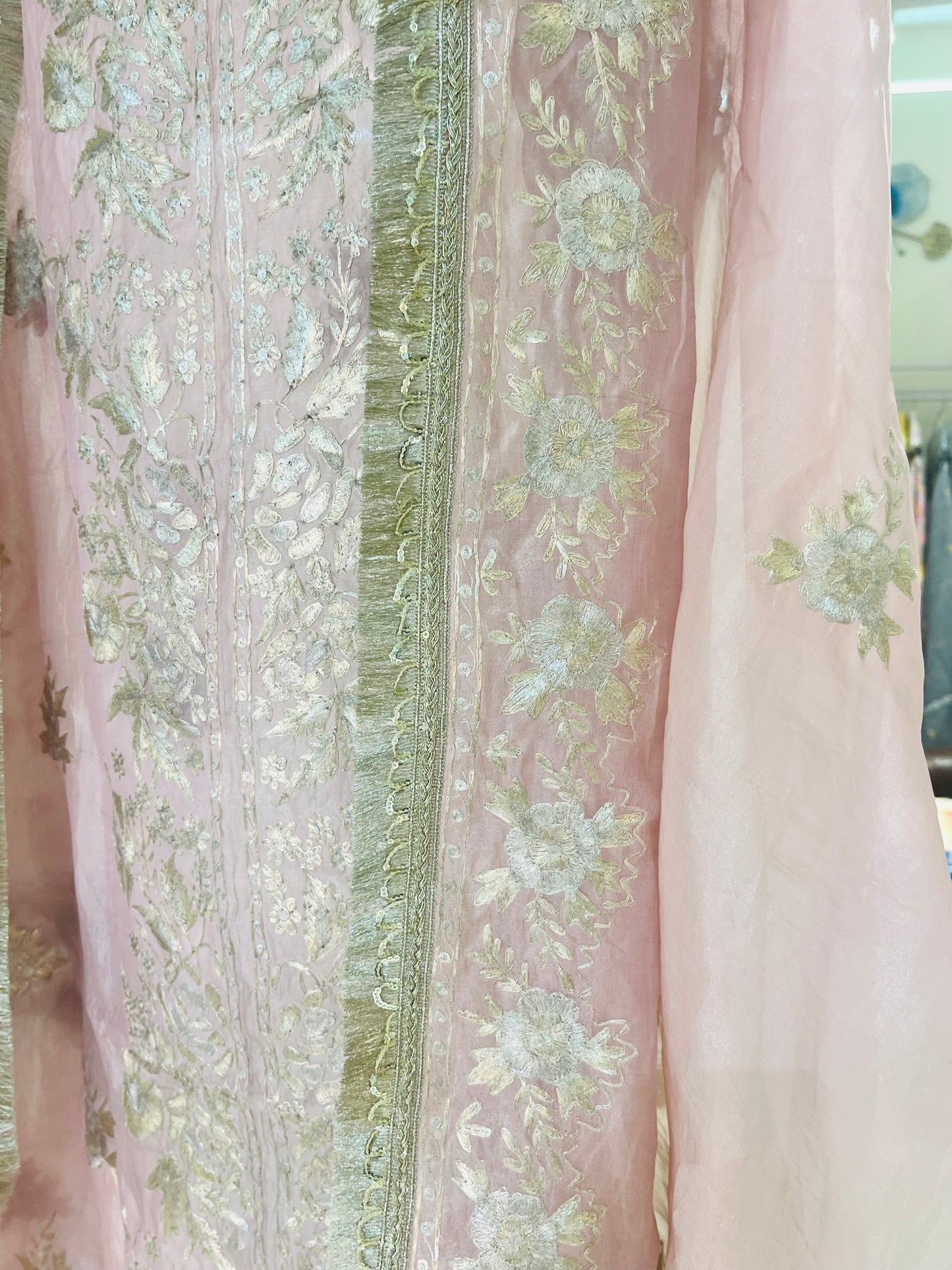 Atharva Heritage Celebrity in Powder Pink Design Pure Hand Woven 80 Grams Tissue Silk Pita Tilla Embroidery MTC0027