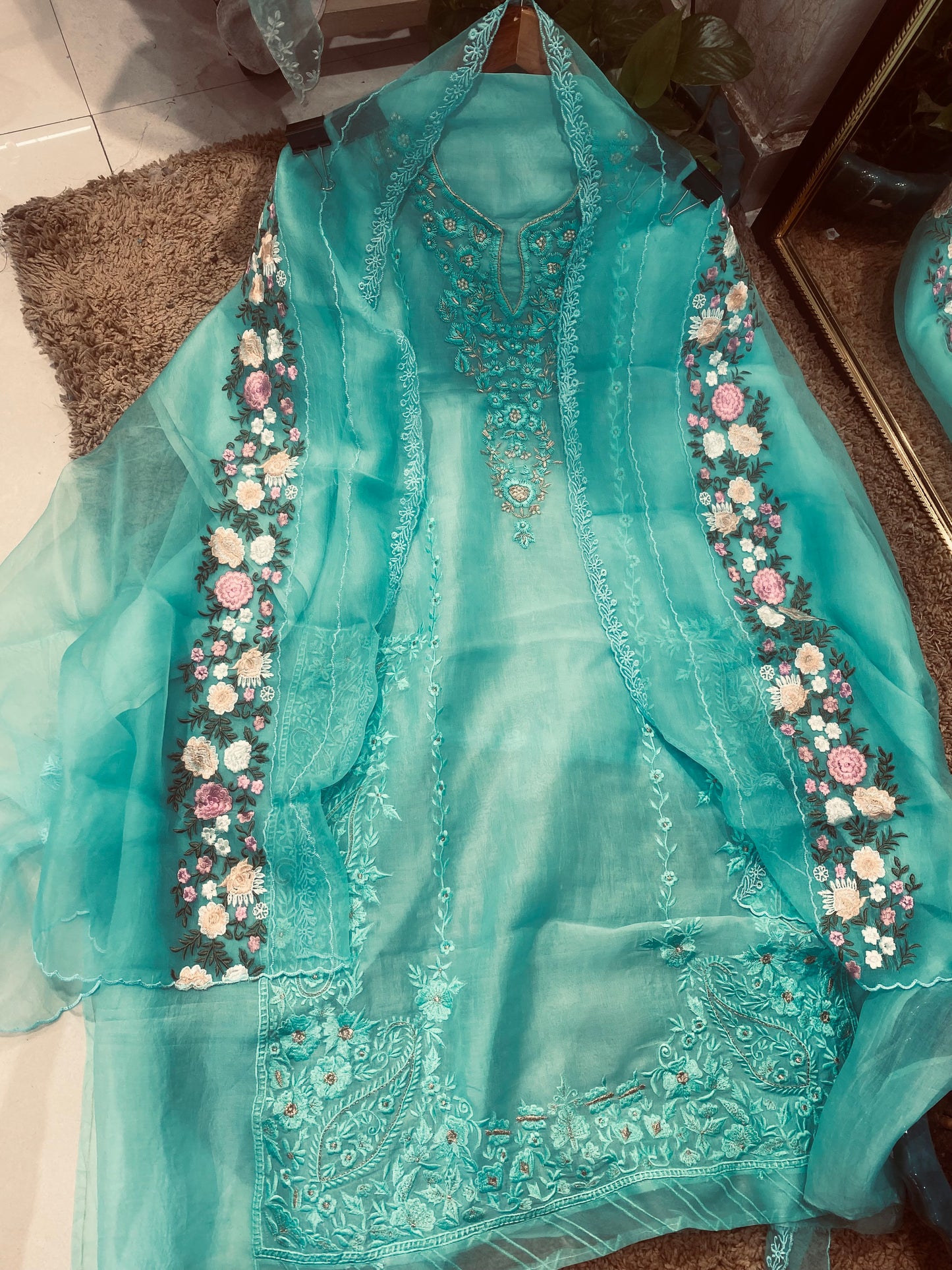 Sheer Luxury Ready to Wear Pakistani Suit SLP003C