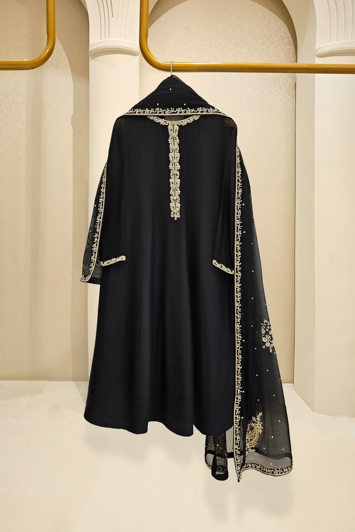 Atharva Heritage Luxury that celebrates every size, every silhouette, every you. Ready to Wear Pakistani Suit SLP00157 Black