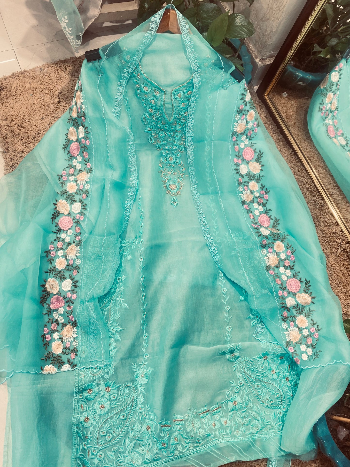 Sheer Luxury Ready to Wear Pakistani Suit SLP003C