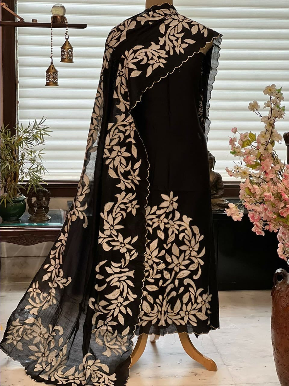 ATHARVA Hand Applique /Cutwork Embroidery Salwar Kameez/pure Chanderi Silk Shirt & Dupatta/Santoon Bottom/Custom Stitch Unstitch/Plazo/Pant/ CUT8069TBG Black and White