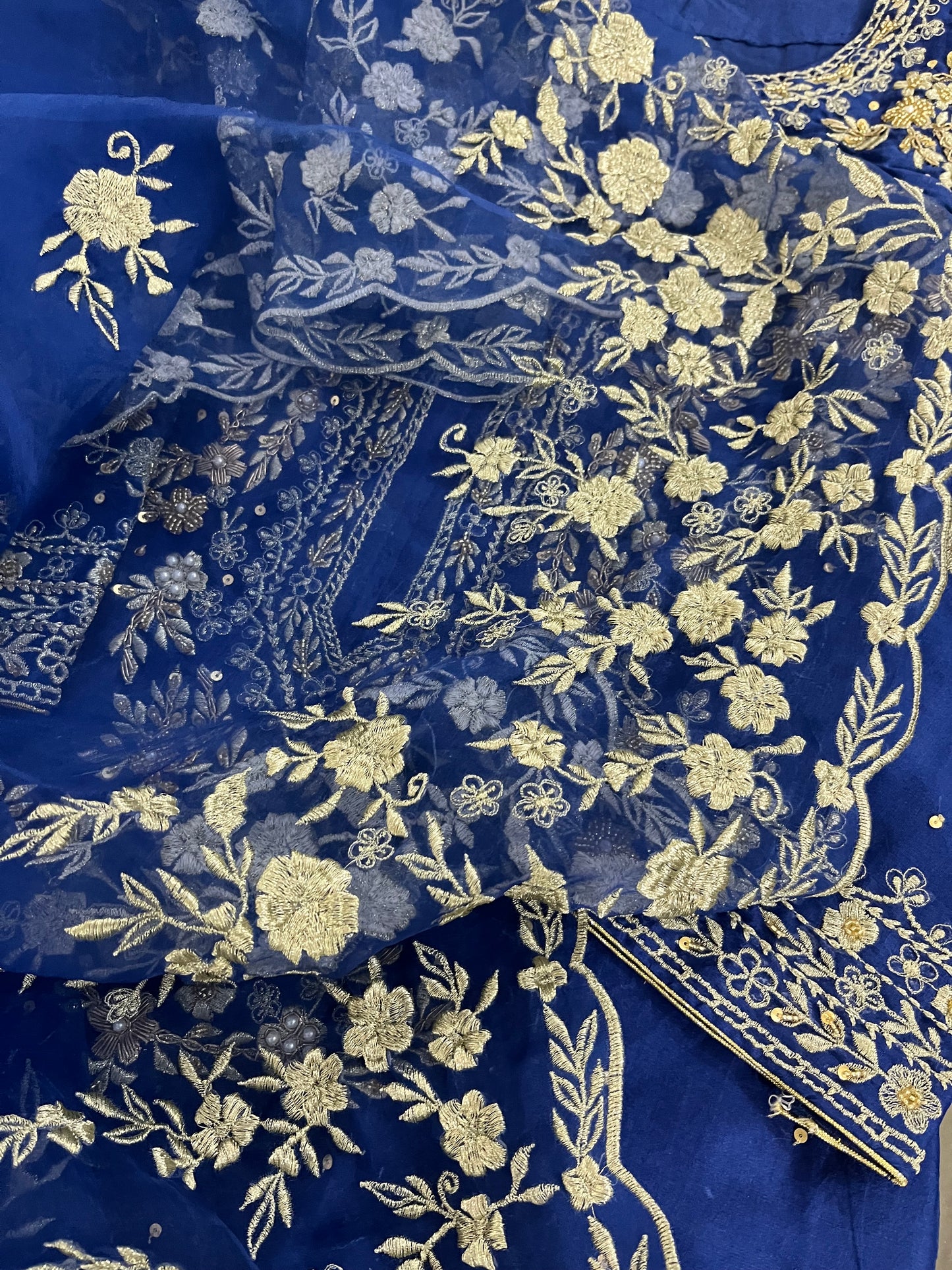 Sheer Luxury Ready to Wear Pakistani Suit SLP0010