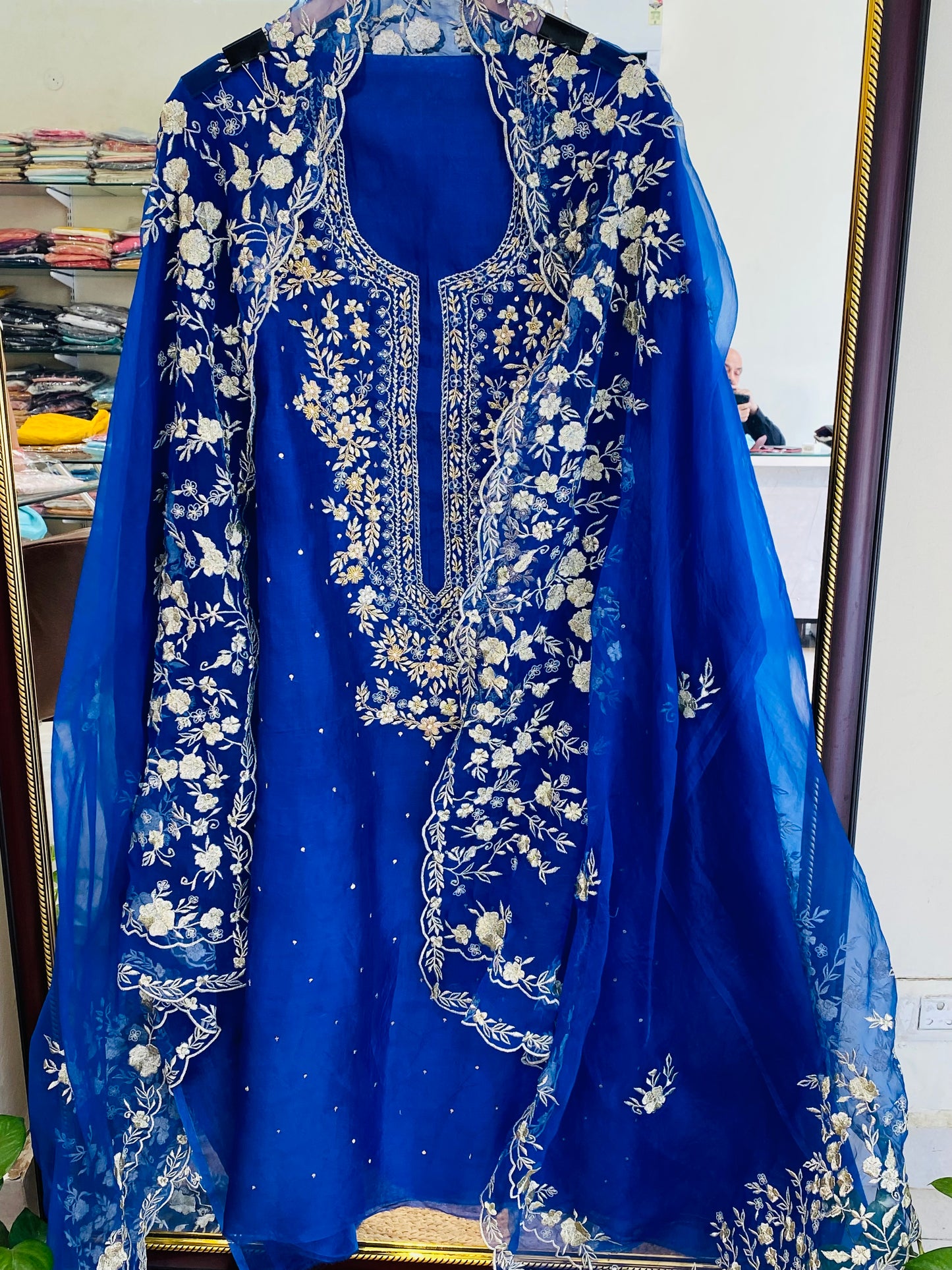 Sheer Luxury Ready to Wear Pakistani Suit SLP0010
