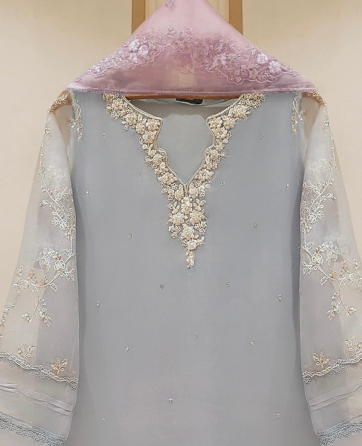 Sheer Luxury Ready to Wear Pakistani Suit SLP004