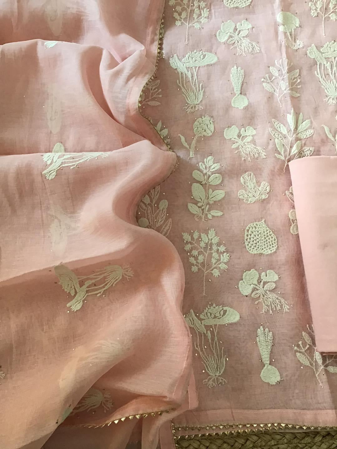 Atharva PURE Mul CHANDER Parsi Gara SUIT CH17558