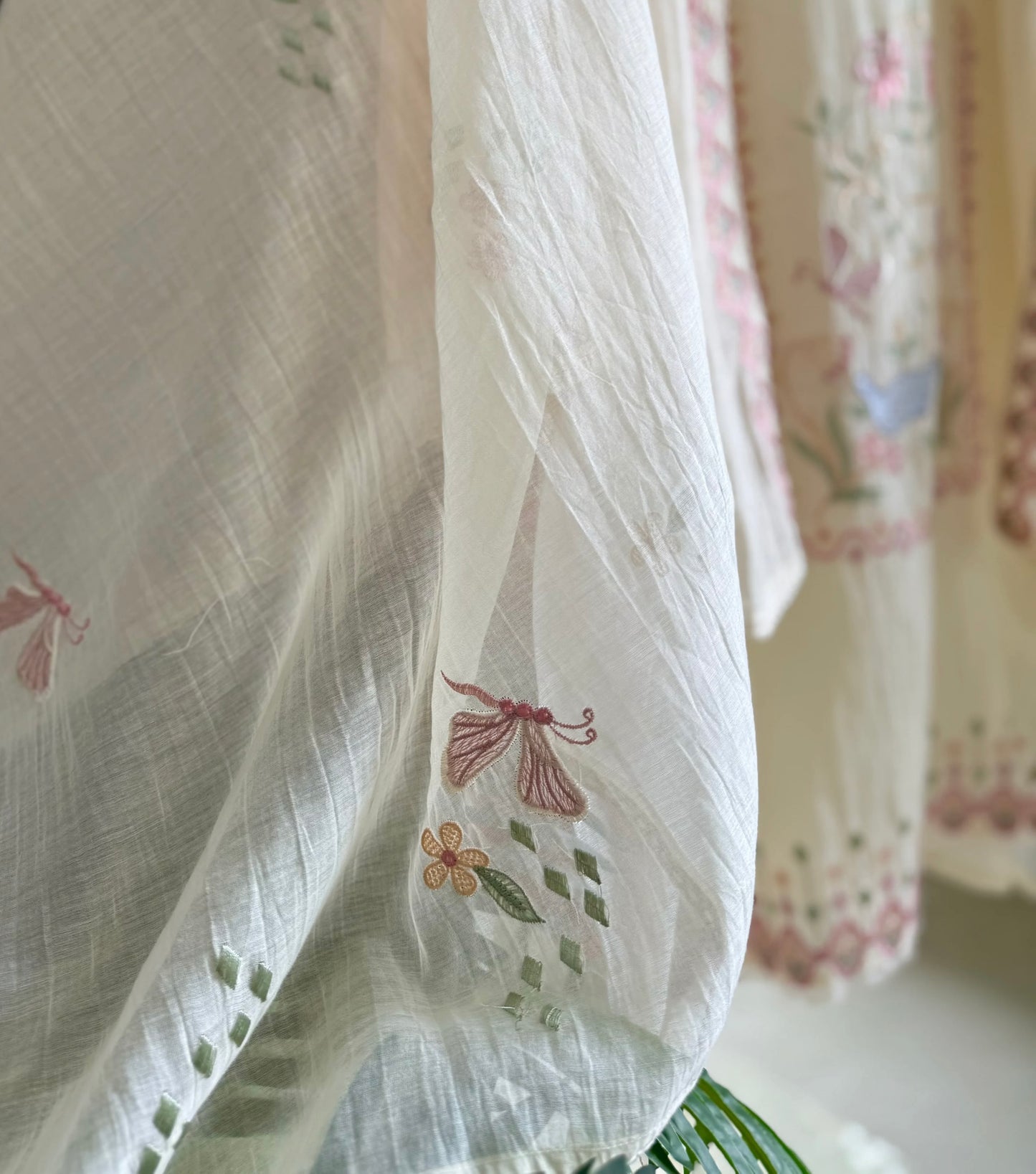 ATHARVA HERITAGE PURE CHANDER SILK KASHMIRI EMBROIDERED SUIT CH5435