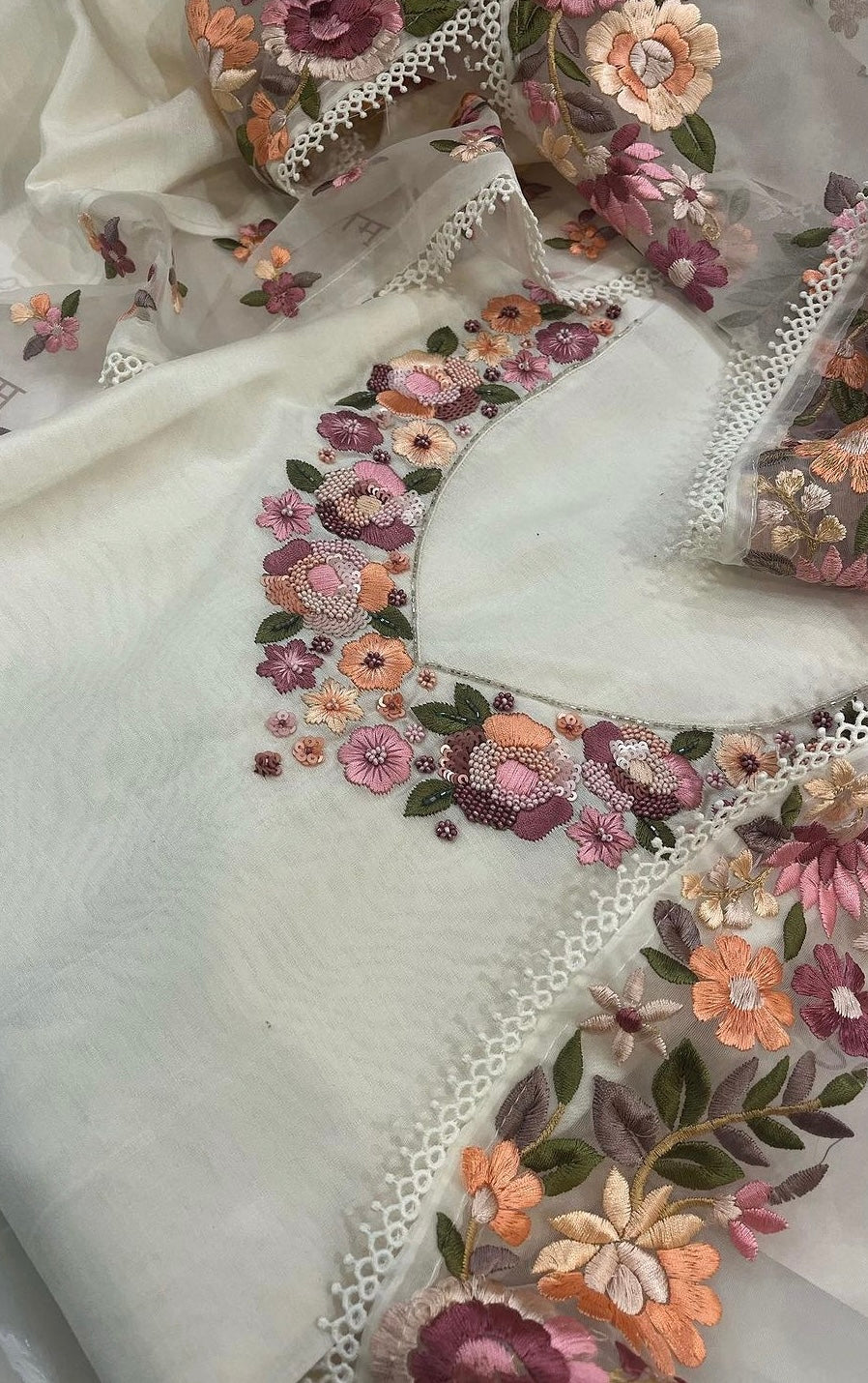 PURE CHANDERI SILK AND ORGANZA EDITS CHO001C Cream