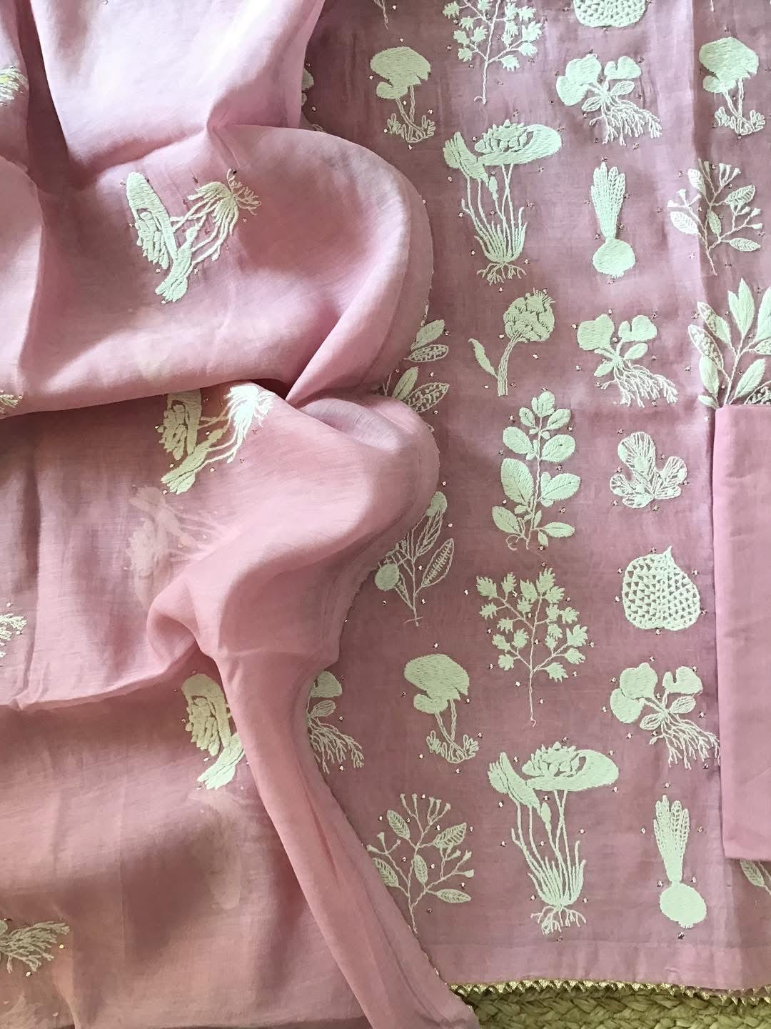 Atharva PURE Mul CHANDER Parsi Gara SUIT CH17558