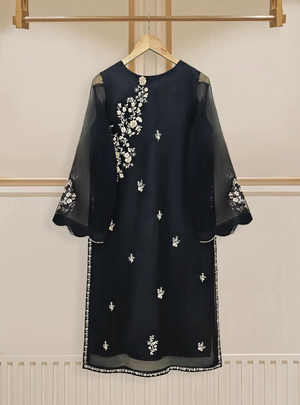 Sheer Luxury Ready to Wear Pakistani Suit SLP00157