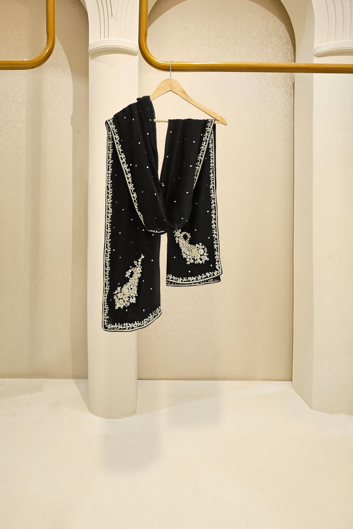Atharva Heritage Luxury that celebrates every size, every silhouette, every you. Ready to Wear Pakistani Suit SLP00157 Black