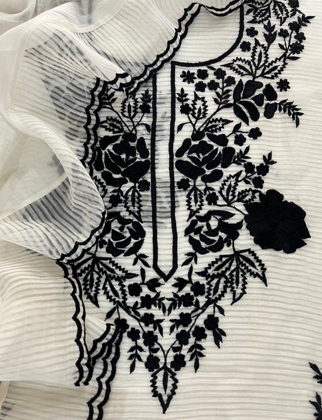 PURE striped Mul CHANDER SILK French Know SUIT CH5455(A) White n Black