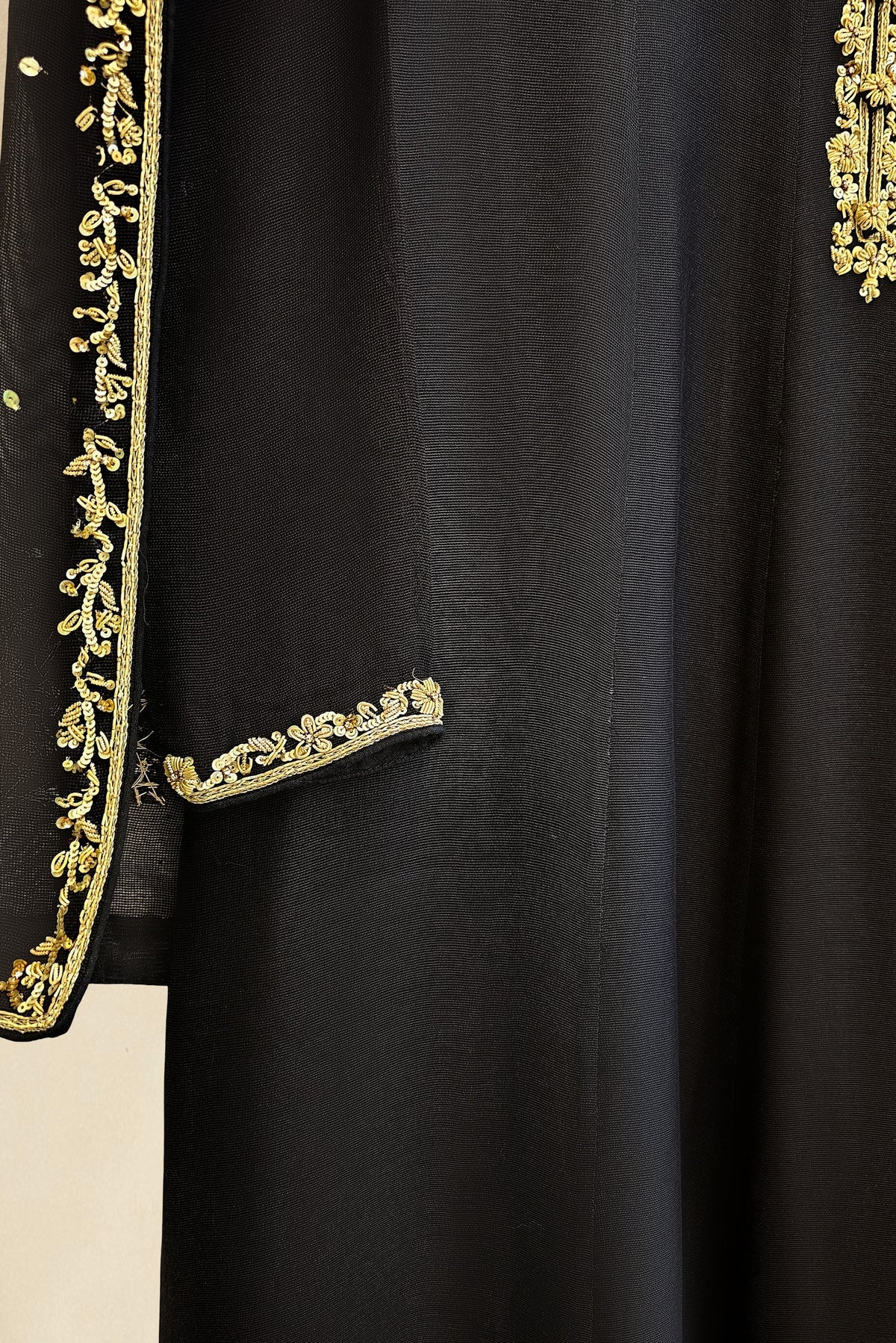 Atharva Heritage Luxury that celebrates every size, every silhouette, every you. Ready to Wear Pakistani Suit SLP00157 Black