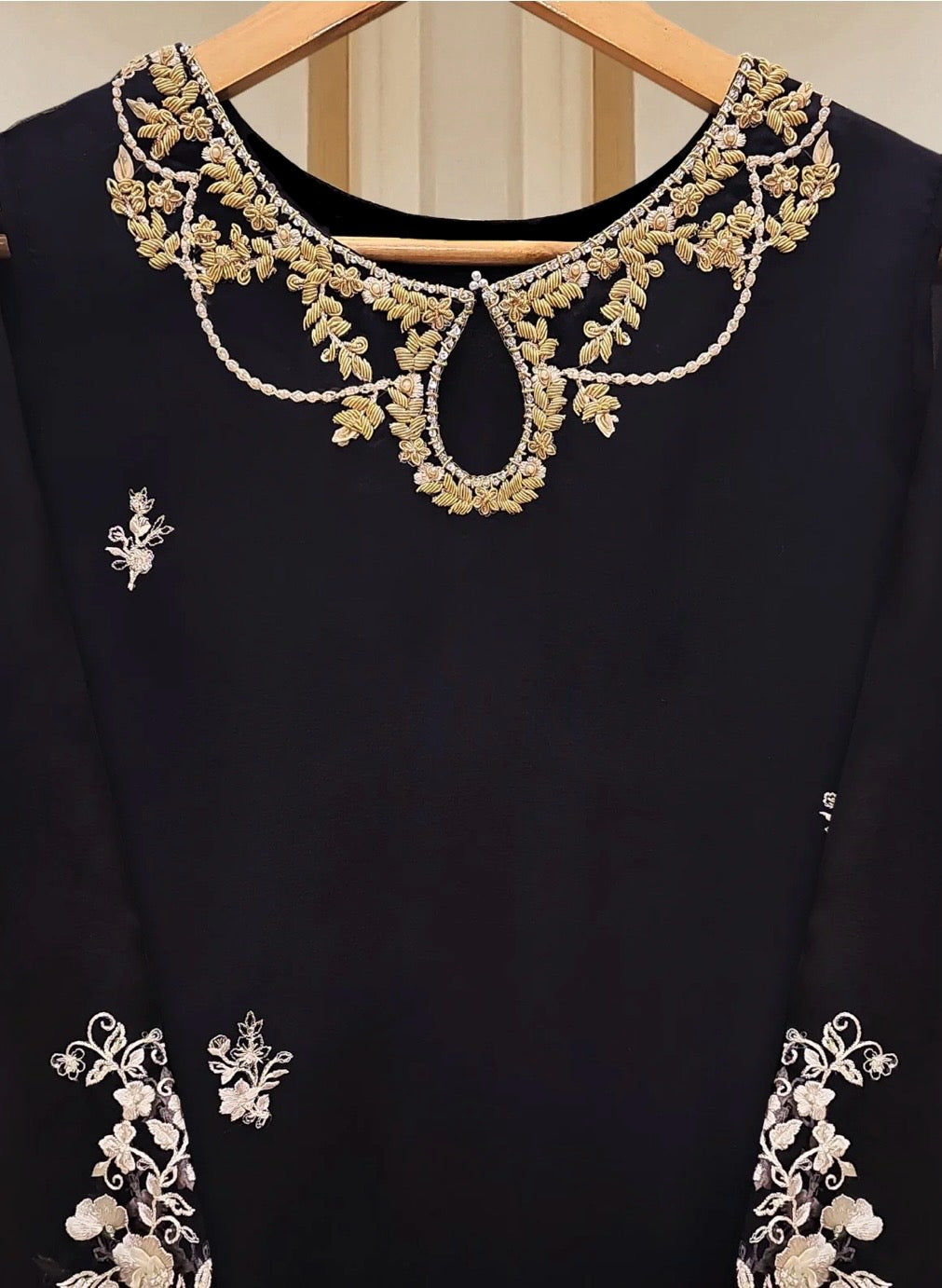 Sheer Luxury Ready to Wear Pakistani Suit SLP00157