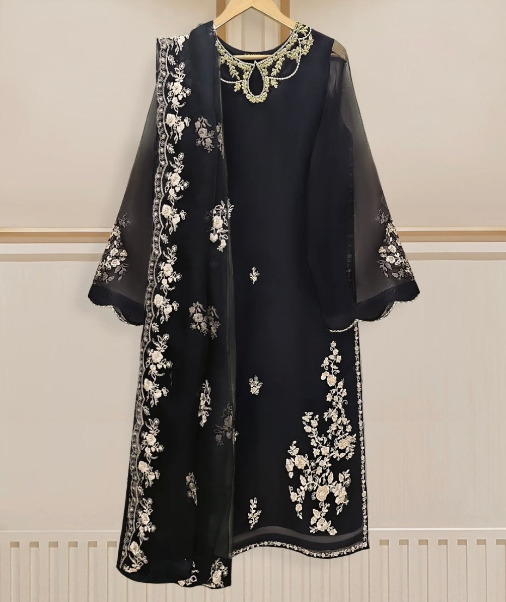 Sheer Luxury Ready to Wear Pakistani Suit SLP00157