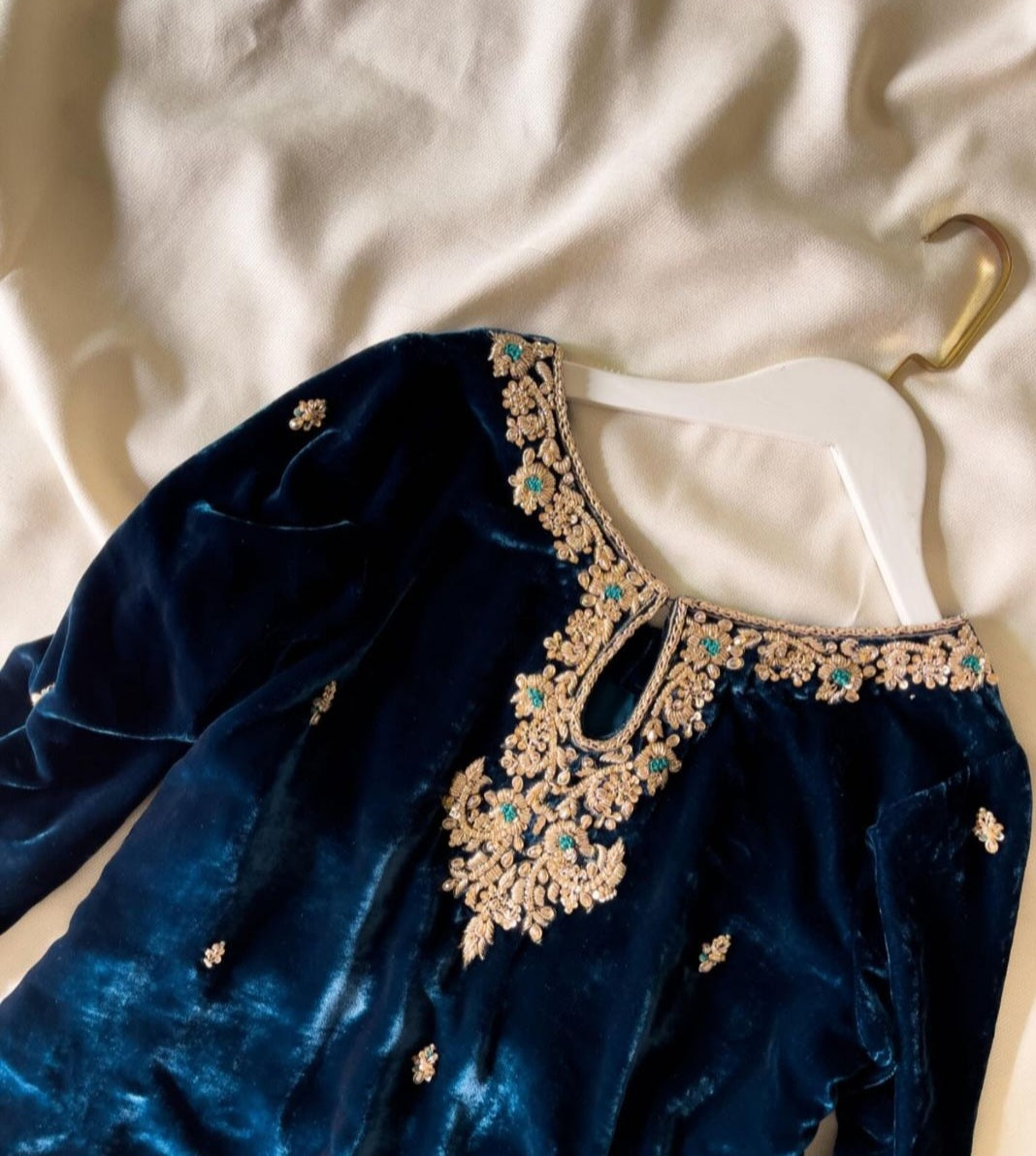 Atharva Heritage/~कब मिलेंगे~ The Winter Velvet 2024 Edits VLO010