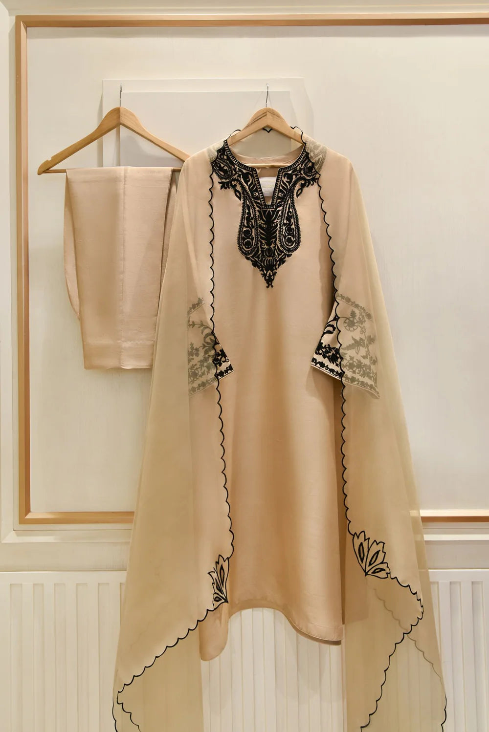 "Enchanting Elegance: Pure Silk 80 Grams Pakistani Suits Adorned with Exquisite Parsi Embroidery MS0021