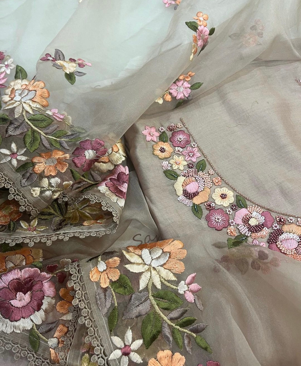 PURE CHANDERI SILK AND ORGANZA EDITS CHO001M Mouse