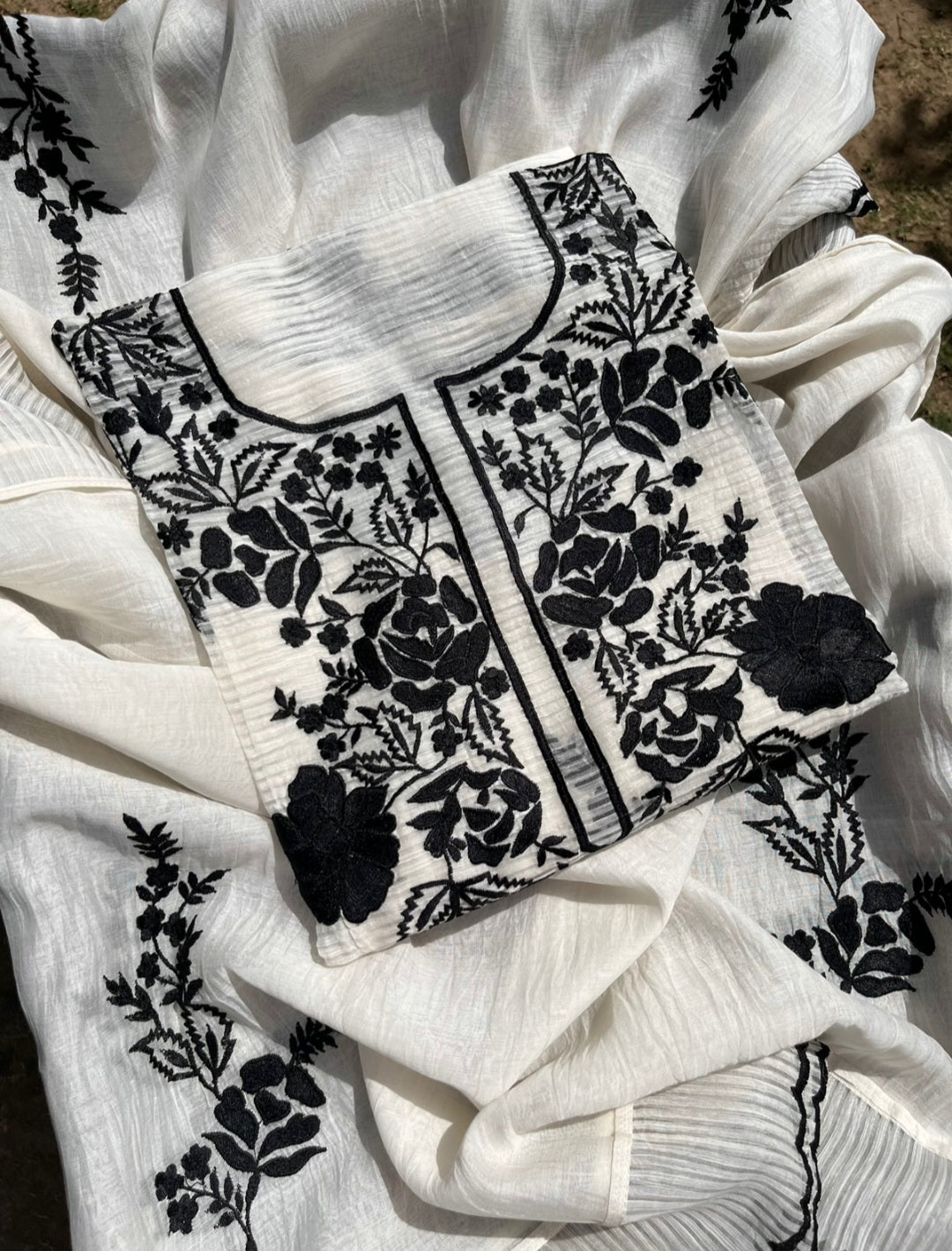 PURE striped Mul CHANDER SILK French Know SUIT CH5455(A) White n Black