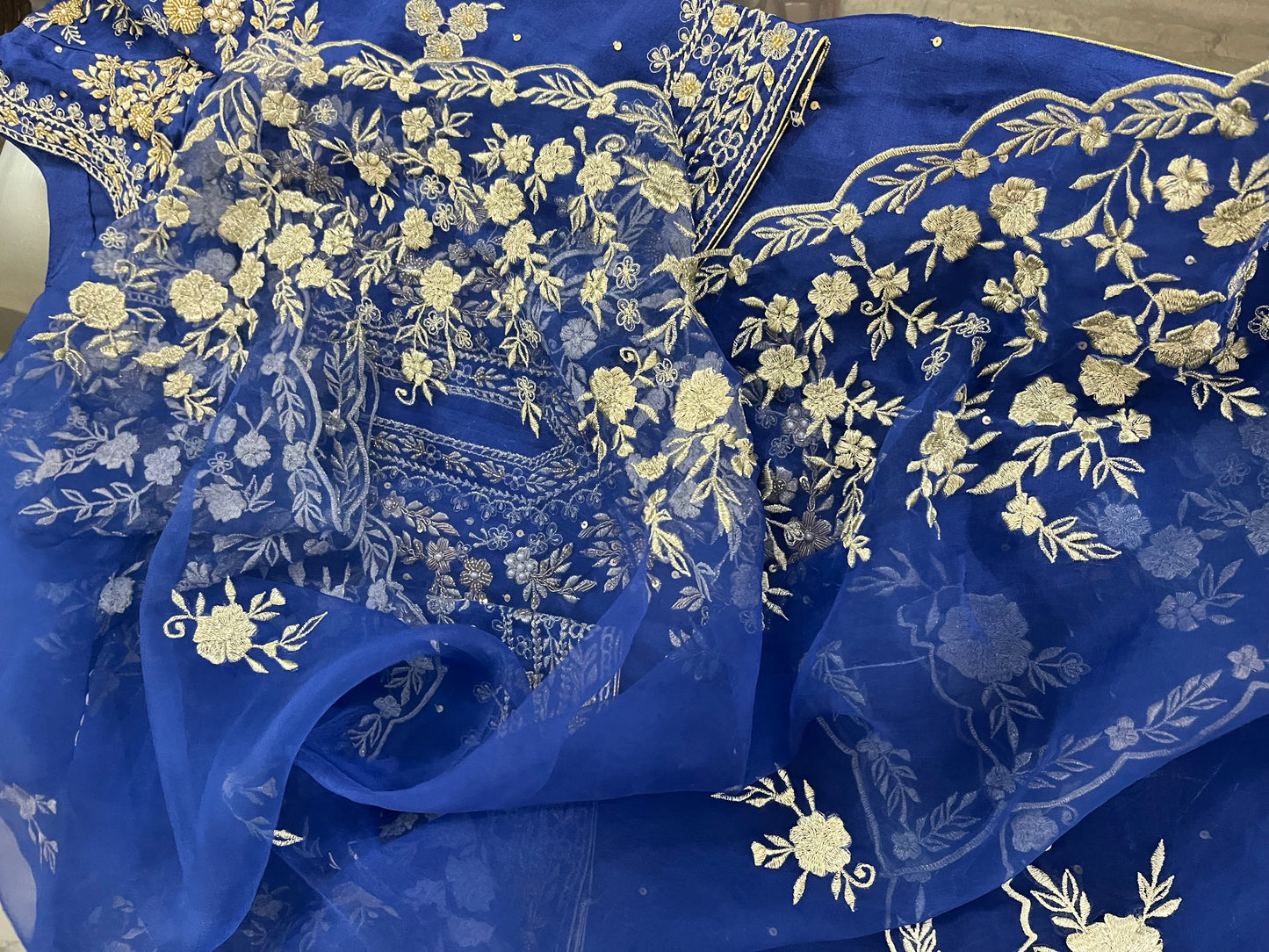 Sheer Luxury Ready to Wear Pakistani Suit SLP0010