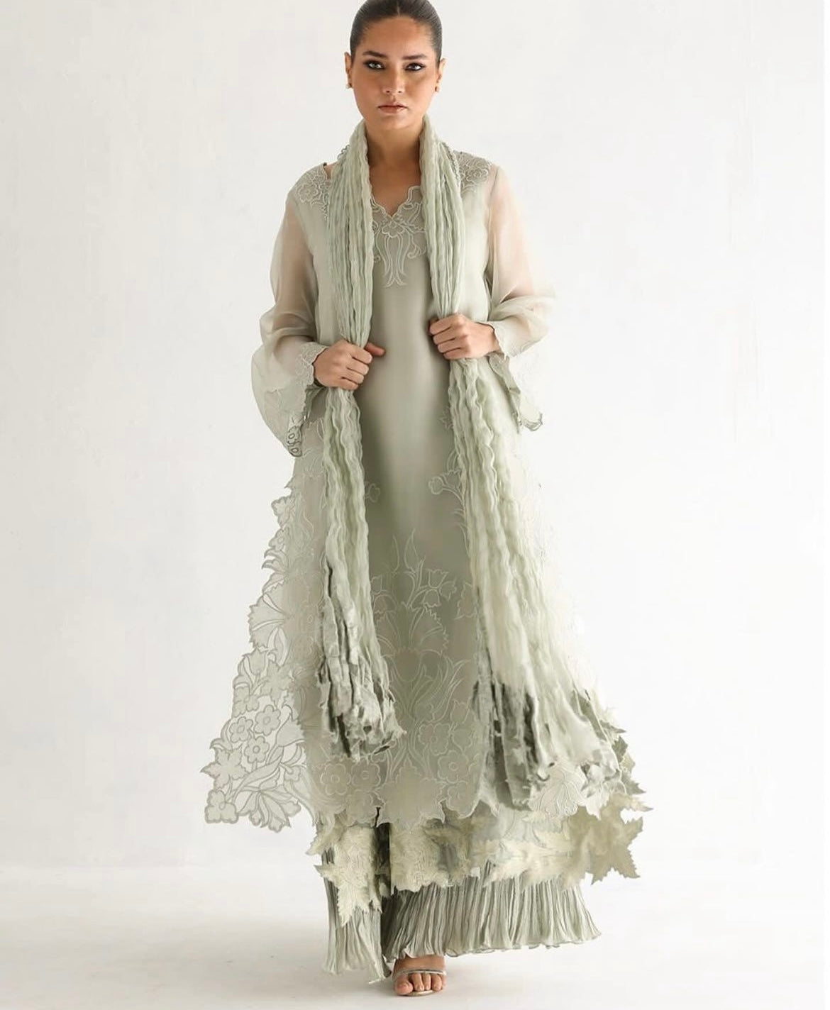 Sheer Luxury Ready to Wear Pakistani Suit SLP0022