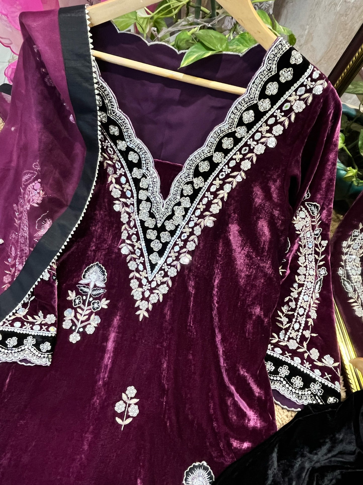 ATHARVA HERITAGE Pure Makhmal Silk Velvet Farshi Salwar Pakistani Suit~✨🌼 TVO00102