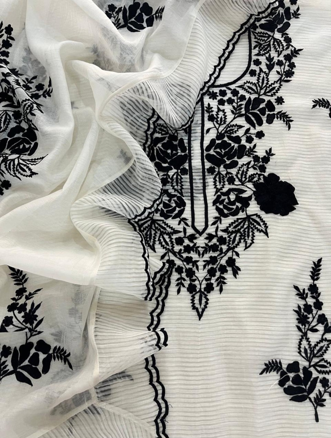 PURE striped Mul CHANDER SILK French Know SUIT CH5455(A) White n Black
