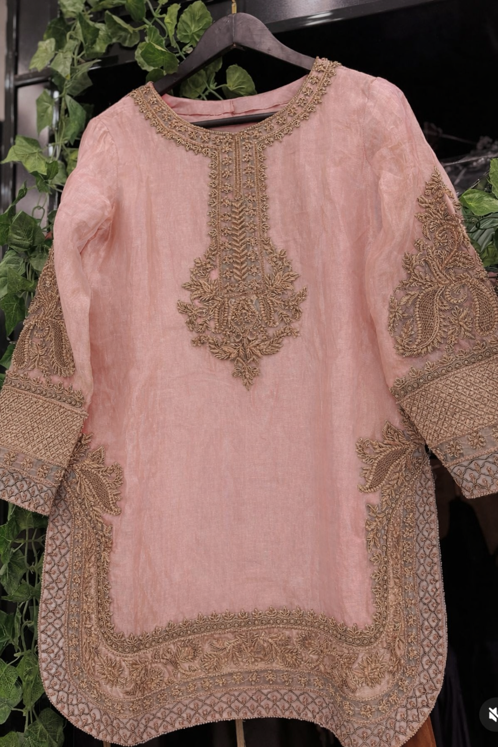 Atharva Heritage ✨Trousseau Collection – Handwoven Tissue Silk Zardozi Ensemble Front Embroidery ✨ PTSTHZ567