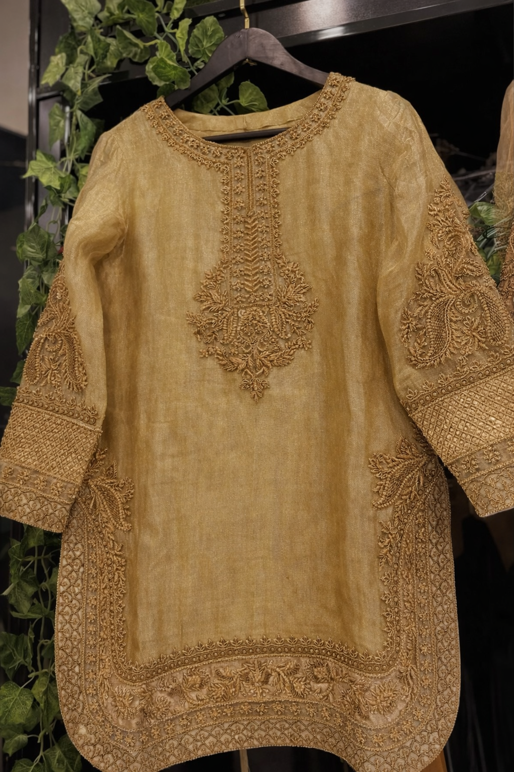 Atharva Heritage ✨Trousseau Collection – Handwoven Tissue Silk Zardozi Ensemble Front Embroidery ✨ PTSTHZ567