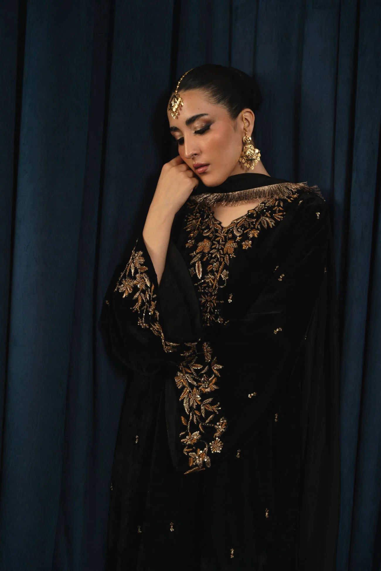 Atharva Heritage Black Pure Silk Velvet Pakistani Suit with Hand Zardozi Embroidery SVHZ7632