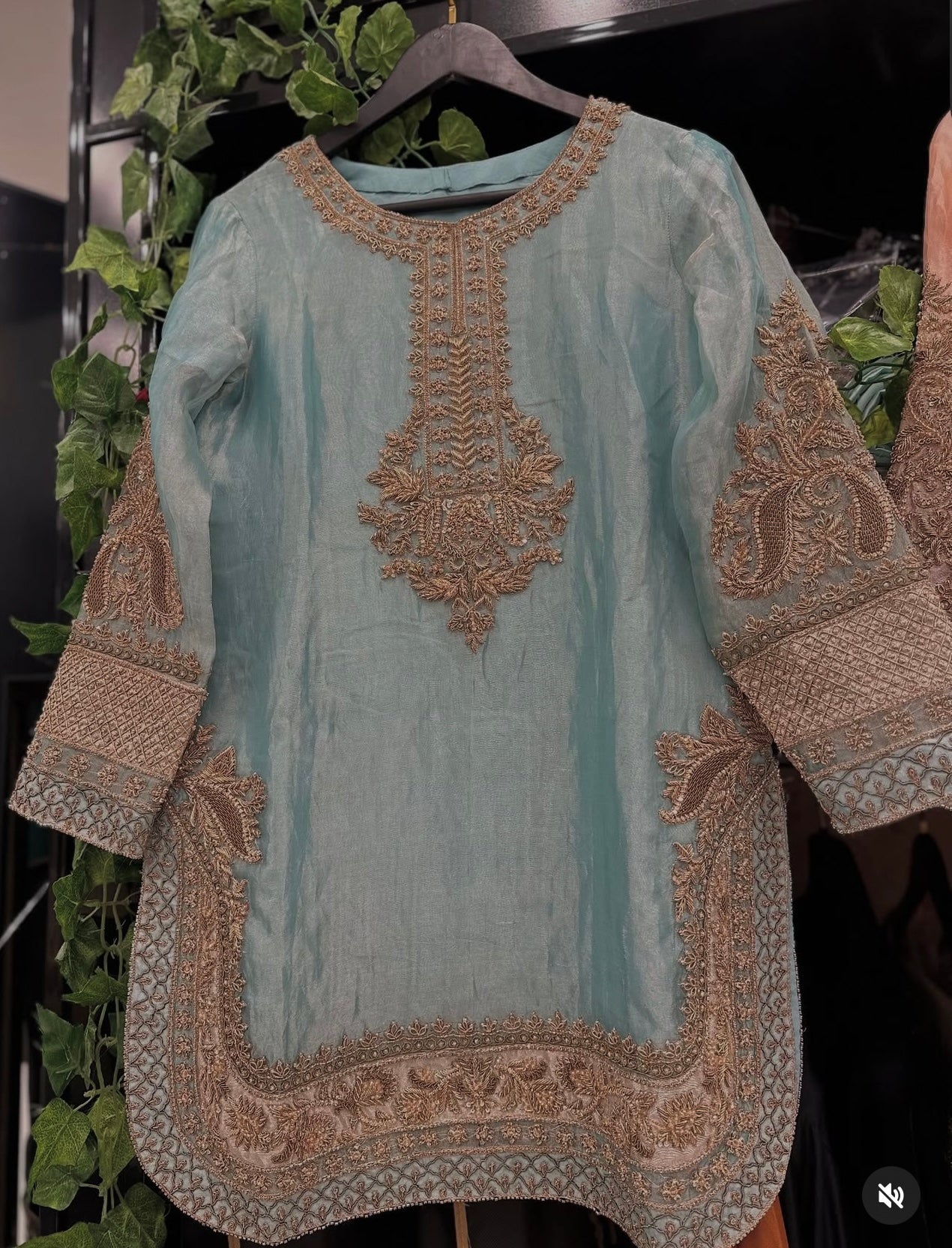 Atharva Heritage ✨ Diwali & Karva Chauth Exclusive – Handwoven Tissue Silk Zardozi Ensemble ✨