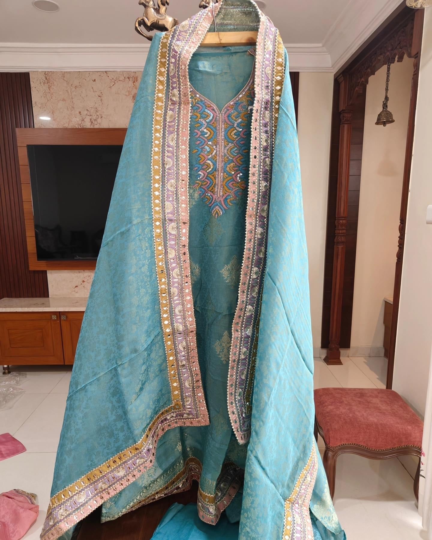 Atharva Heritage stunning Silk Kurta with Banarasi Silk Dupatta SG002