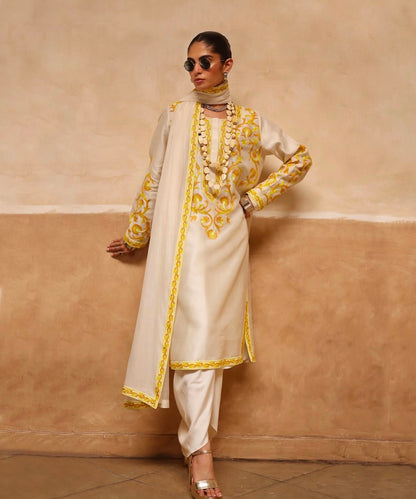 Atharva Heritage Pure Raw Silk Kashmiri Embroidery Ensemble with Organza Dupatta & Crepe Silk Dhoti PRK0071