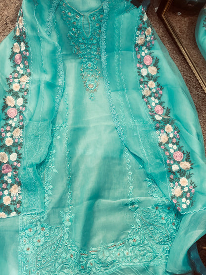 Sheer Luxury Ready to Wear Pakistani Suit SLP003C