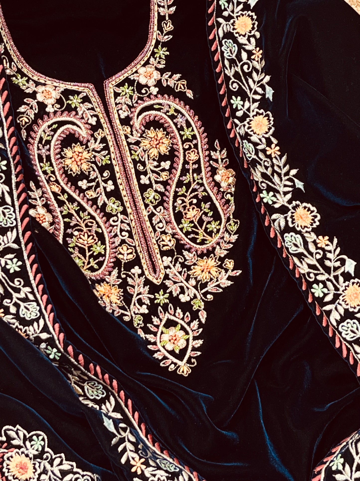 Atharva Heritage/Kashmiri Embroidered The Winter Velvet 2024 Edits EM1033