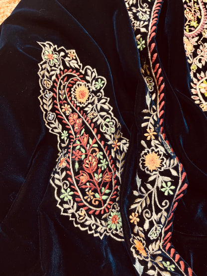 Atharva Heritage/Kashmiri Embroidered The Winter Velvet 2024 Edits EM1033