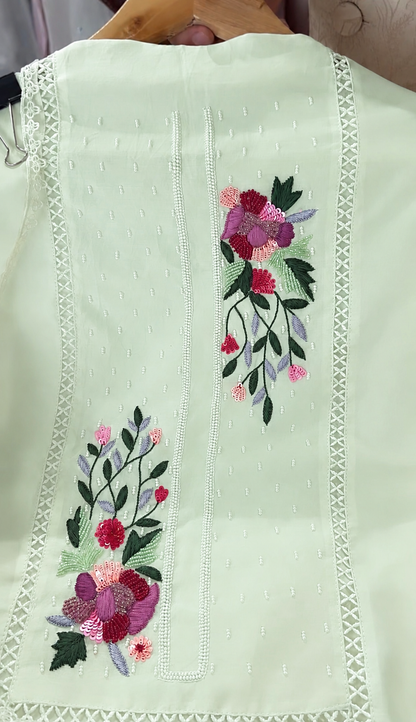 Atharva Heritage White Hand-Embroidered Pure Chanderi Silk Pakistani Suit with Organza Dupatta & Cross-Stitch Detailing CHO0010