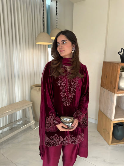 Atharva Heritage Pure Silk Velvet Farshi Co-Ord Set with Hand-Cut Dana Embroidery & Organza Dupatta
181331098