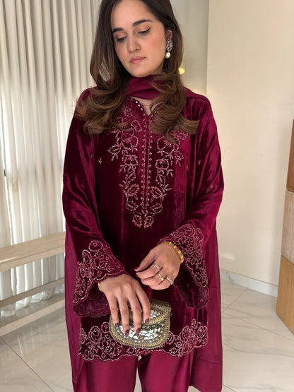 Atharva Heritage Pure Silk Velvet Farshi Co-Ord Set with Hand-Cut Dana Embroidery & Organza Dupatta
181331098