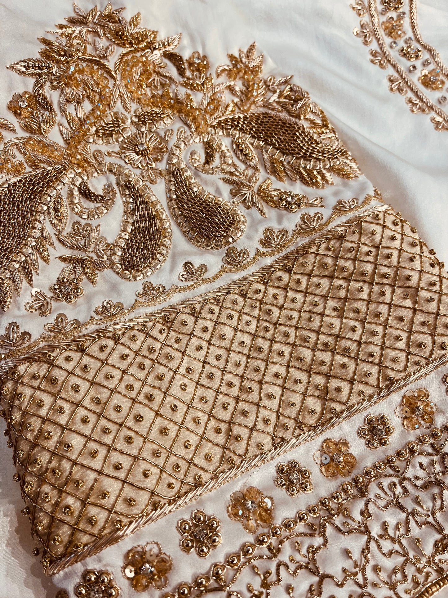 Atharva Heritage ✨Trousseau Collection – Handwoven Pure Silk 80 Grams Zardozi Pakistani Ensemble ✨ PTSTHZ567