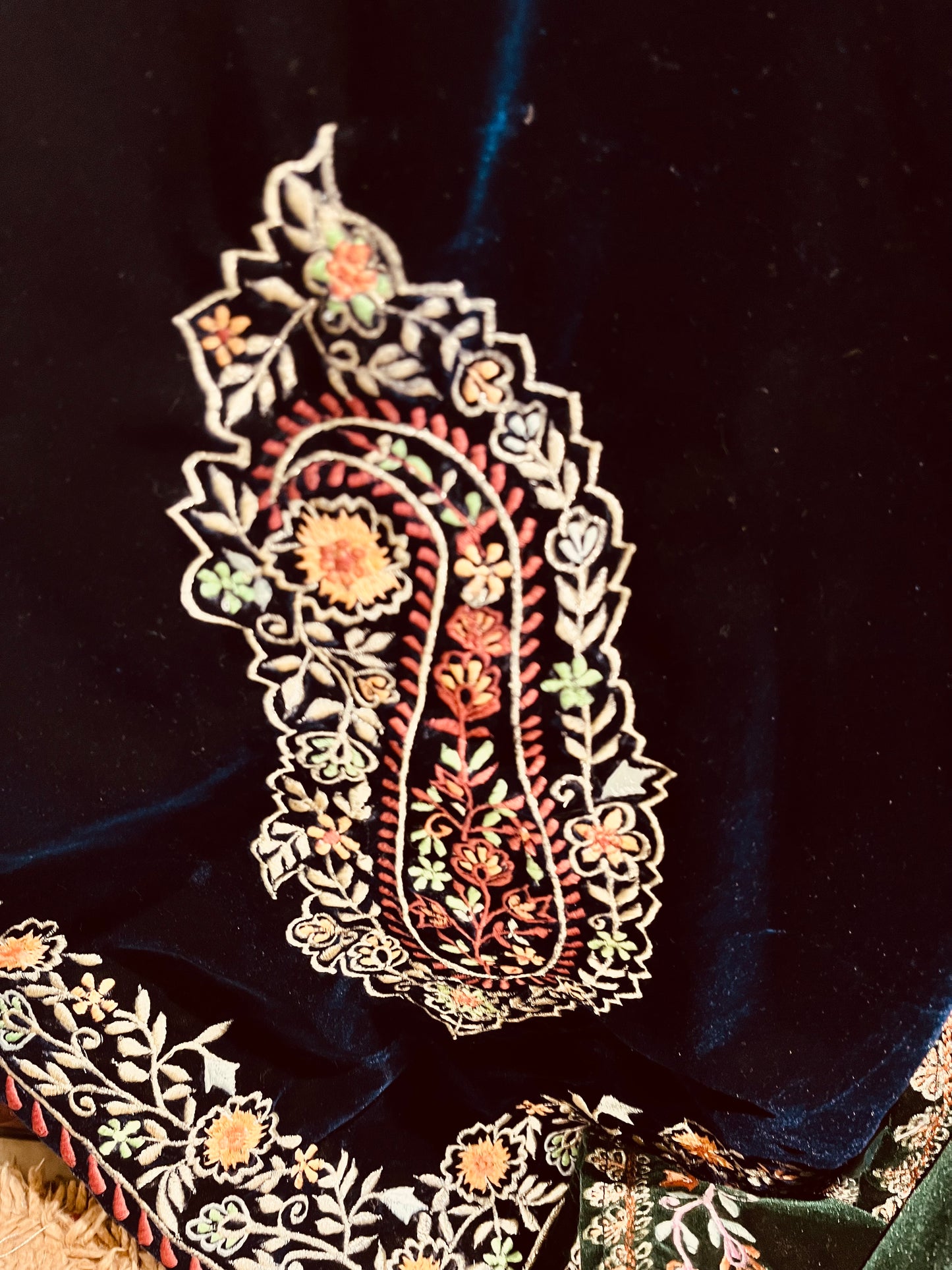 Atharva Heritage/Kashmiri Embroidered The Winter Velvet 2024 Edits EM1033