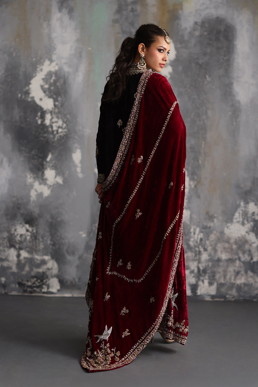 Atharva Heritage Regal Velvet Bloom: A Tapestry of Zardozi Elegance” SVHZ2398