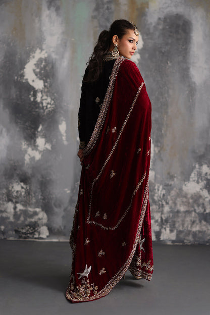 Atharva Heritage Regal Velvet Bloom: A Tapestry of Zardozi Elegance” SVHZ2398
