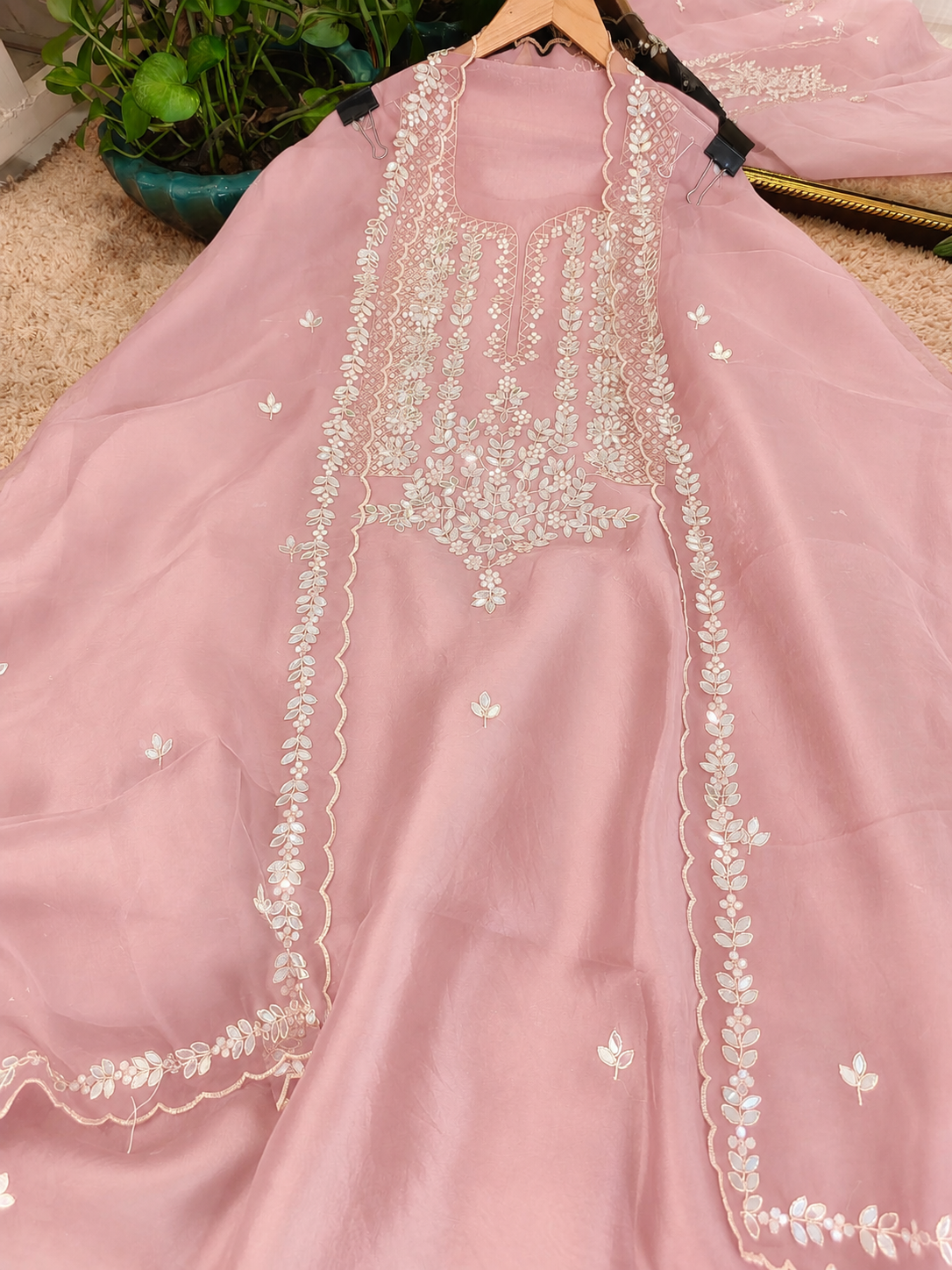 ATHARVA HERITAGE SHEER LUXURY HAND MIRROR EMB SUIT SHEER0027 Pink