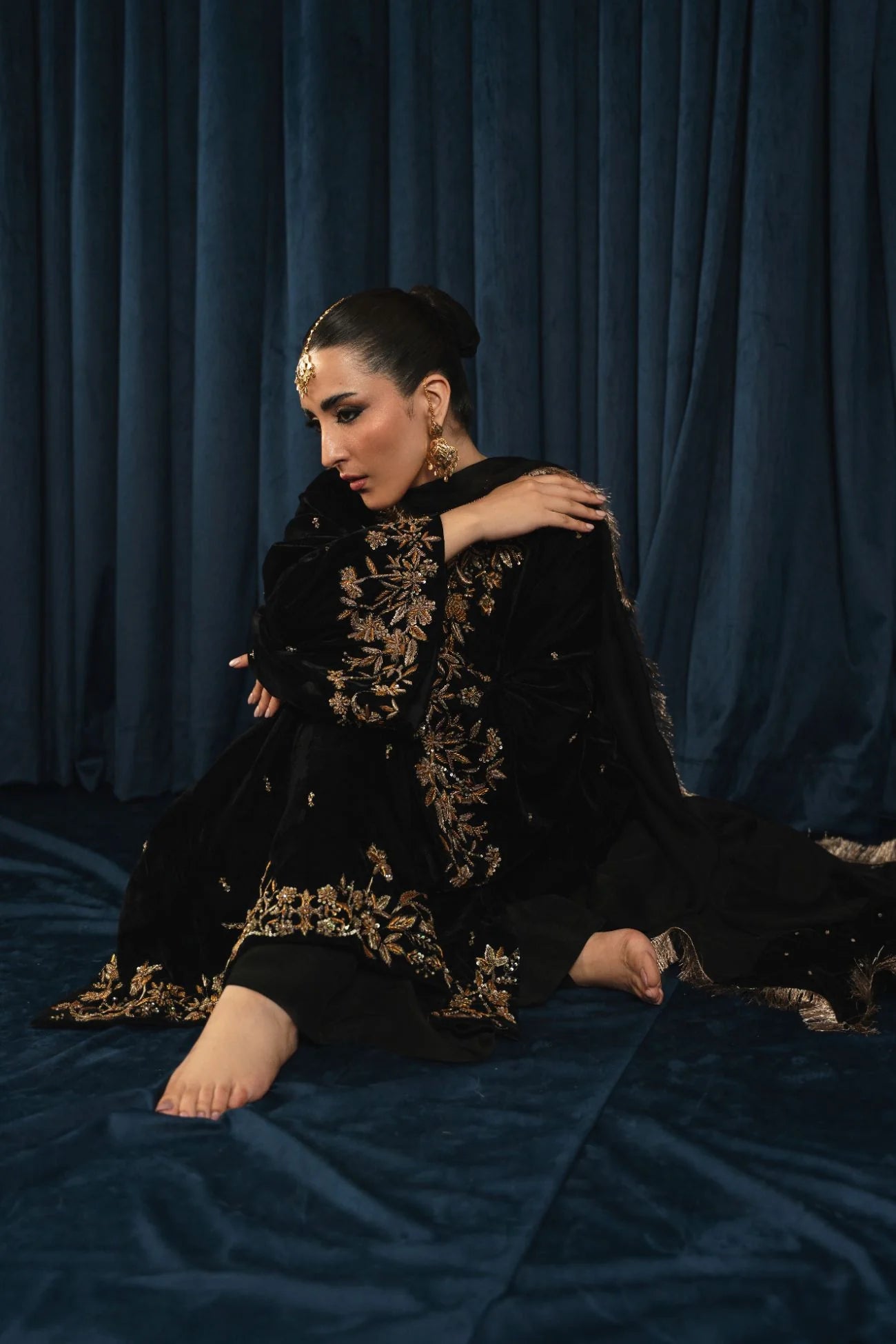 Atharva Heritage Black Pure Silk Velvet Pakistani Suit with Hand Zardozi Embroidery SVHZ7632