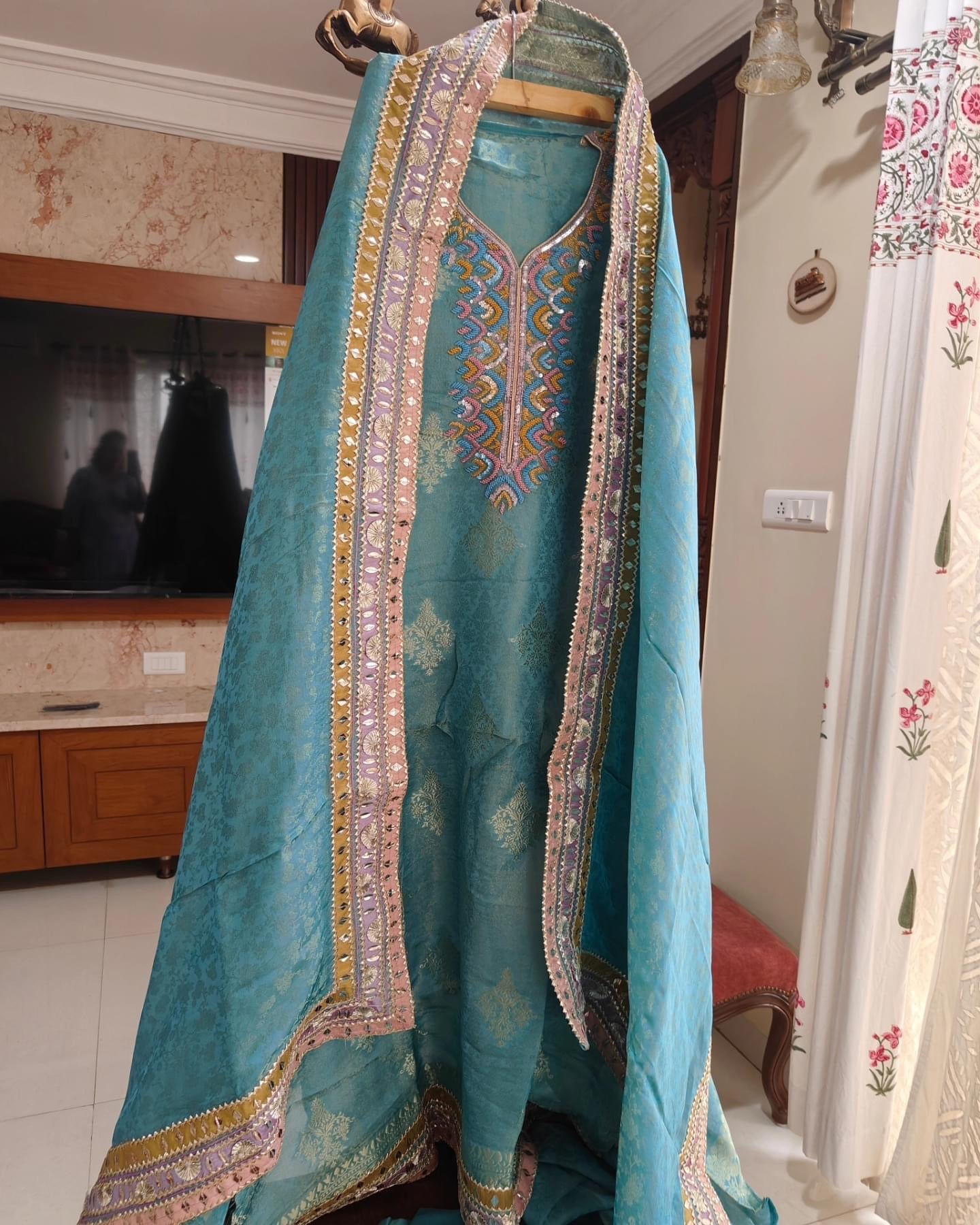 Atharva Heritage stunning Silk Kurta with Banarasi Silk Dupatta SG002