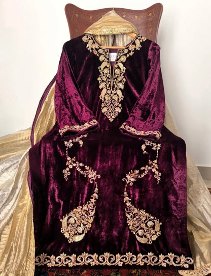 Atharva Heritage/~मखमल ~ The Winter 100% Pure Silk Velvet 2025 Edits Upto 9XL VLO017