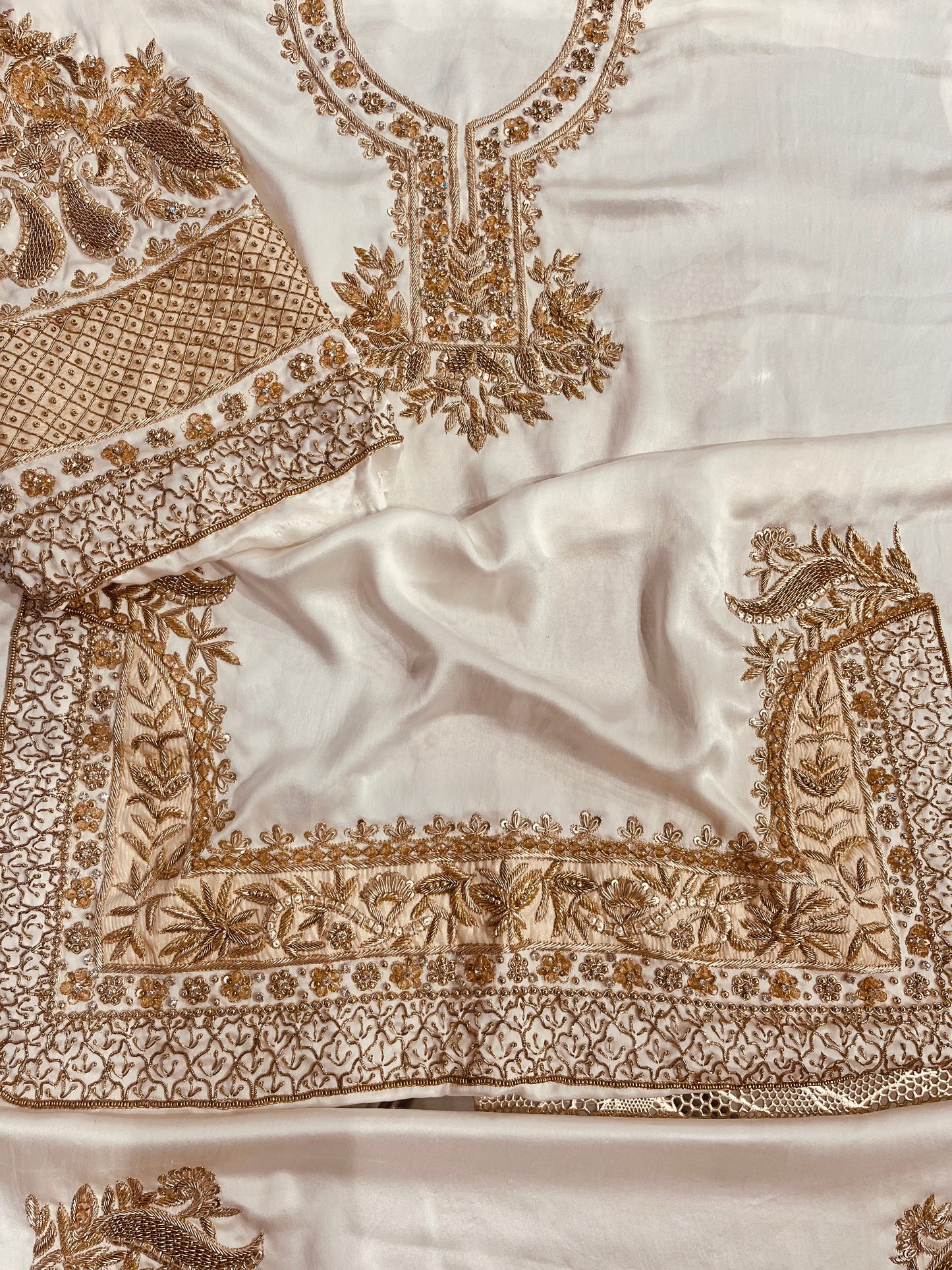 Atharva Heritage ✨Trousseau Collection – Handwoven Pure Silk 80 Grams Zardozi Pakistani Ensemble ✨ PTSTHZ567