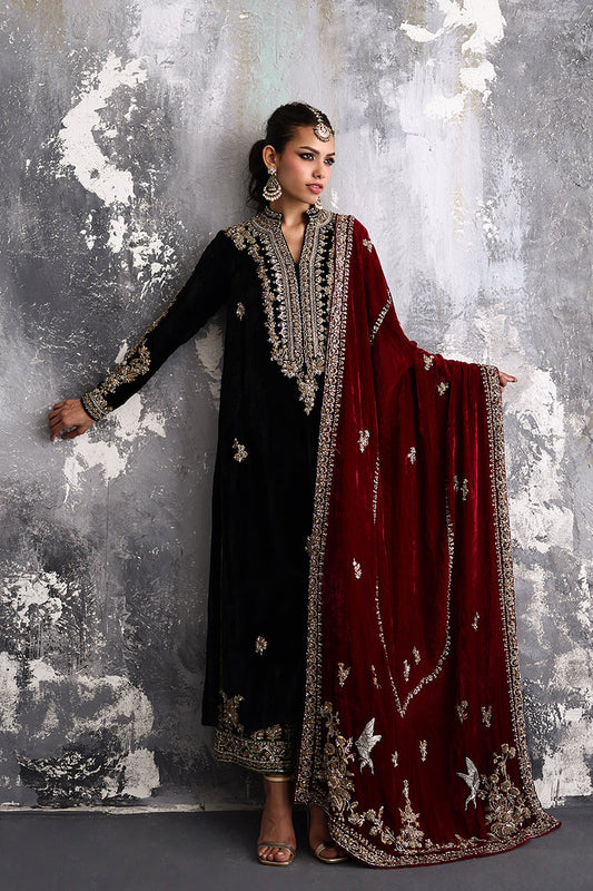 Atharva Heritage Regal Velvet Bloom: A Tapestry of Zardozi Elegance” SVHZ2398