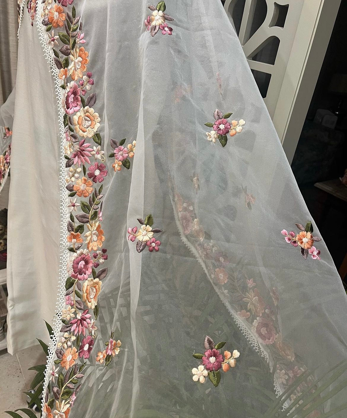 PURE CHANDERI SILK AND ORGANZA EDITS CHO001C Cream